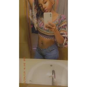 Meet your Posher, Crystal